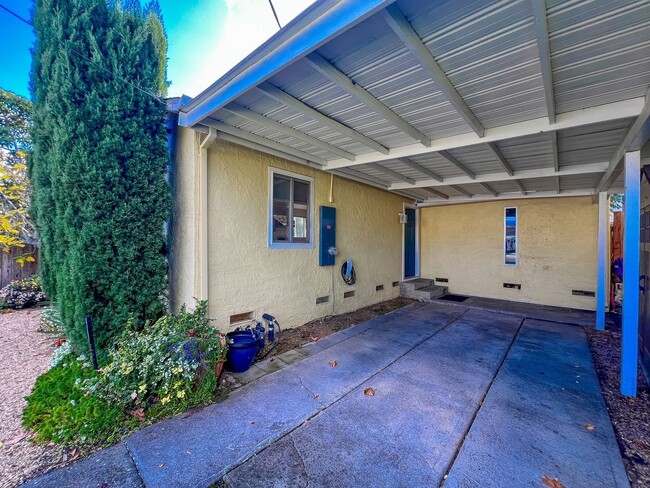 2111 Marin St in Napa, CA - Building Photo - Building Photo