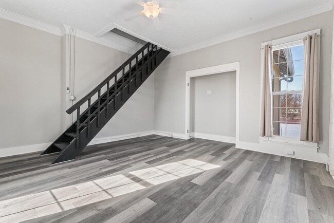 621 E Main St in Muncie, IN - Foto de edificio - Building Photo