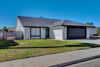 6009 W Carpenteria Way in Las Vegas, NV - Building Photo - Building Photo