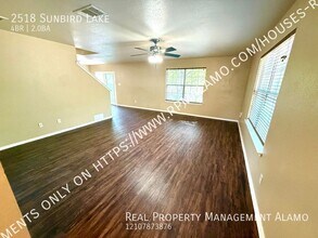 2518 Sunbird Lk in San Antonio, TX - Building Photo - Building Photo