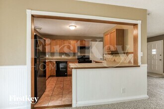 9313 Fairwood Dr in Kansas City, MO - Building Photo - Building Photo