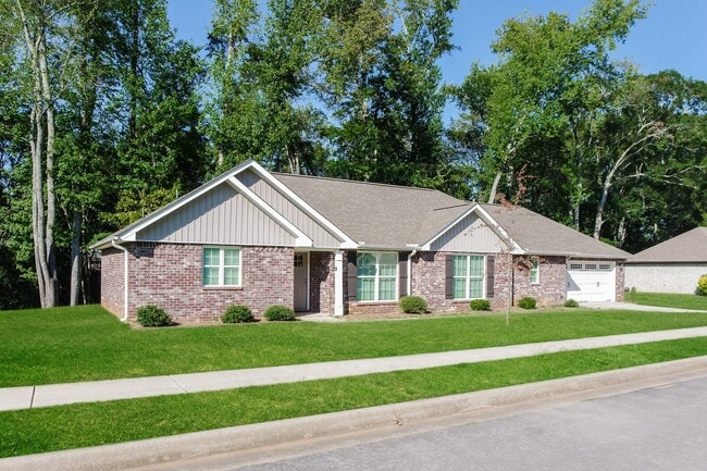 127 Westerbrook Dr in Toney, AL - Foto de edificio - Building Photo