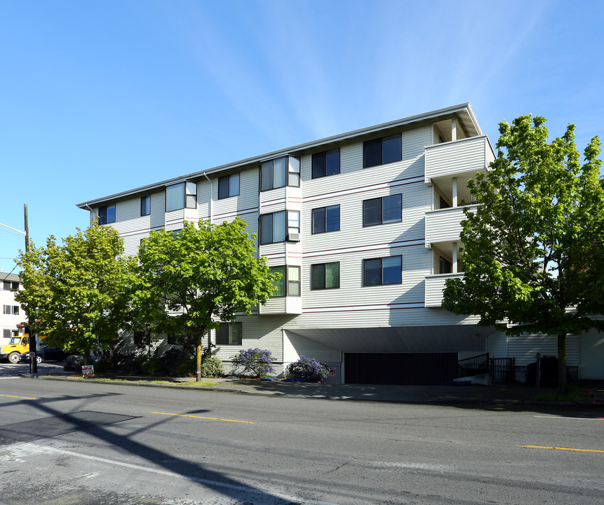 Ballard Vista Apartments in Seattle, WA - Building Photo