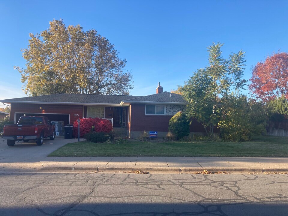 615 E 250 N, Unit 615 A in Kaysville, UT - Foto de edificio