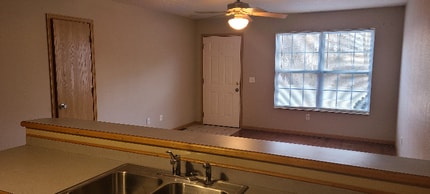 1515 Canton Ave in Bolivar, MO - Building Photo - Building Photo