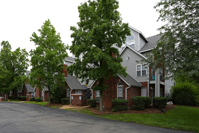 Heritage Apartments in St. Charles, MO - Building Photo - Building Photo