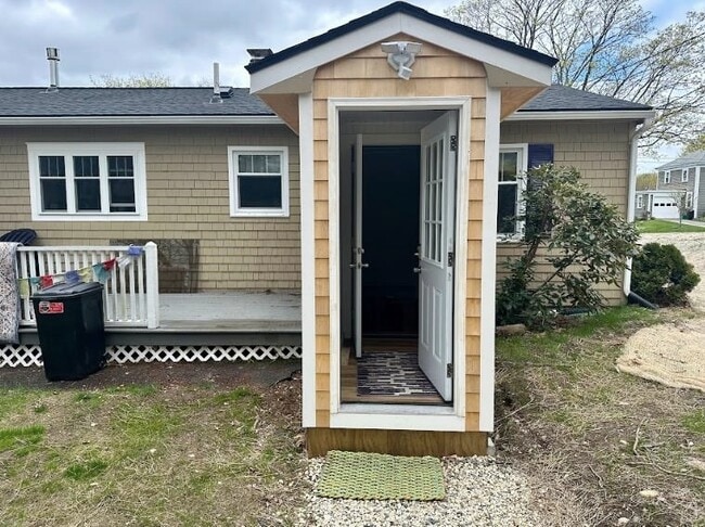 190 Meadow Rd in Portsmouth, NH - Building Photo - Building Photo