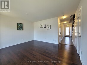 90 Nutting Crescent in Ottawa, ON - Building Photo - Building Photo