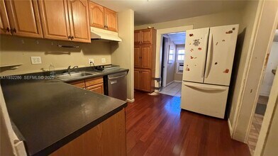 329 NE 58th St-Unit -0 in Miami, FL - Building Photo - Building Photo