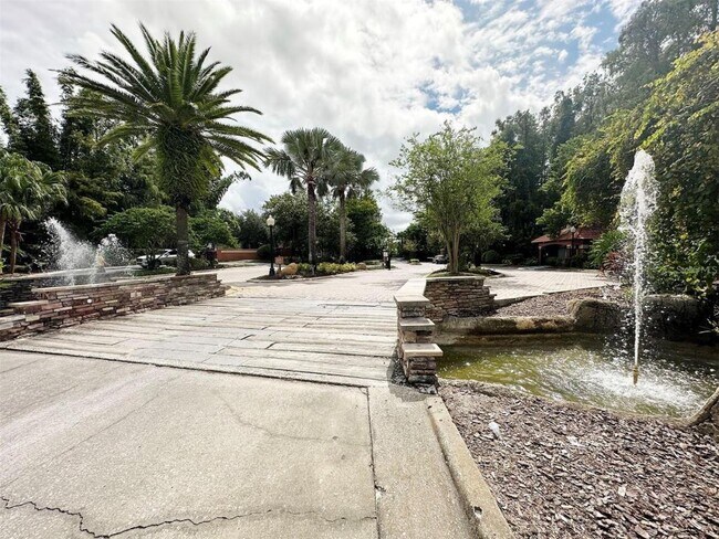 5124 Conroy Rd in Orlando, FL - Foto de edificio - Building Photo