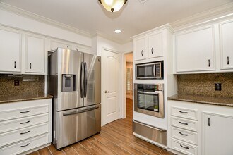 7506 Creekwood Dr in Houston, TX - Building Photo - Building Photo