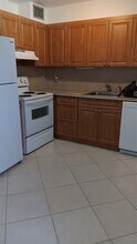 4169 SW 67th Ave in Davie, FL - Foto de edificio - Building Photo