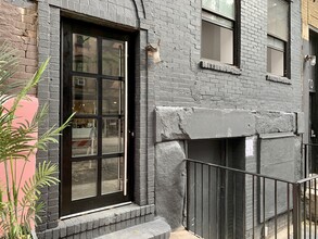 172 Elizabeth St in New York, NY - Building Photo - Building Photo