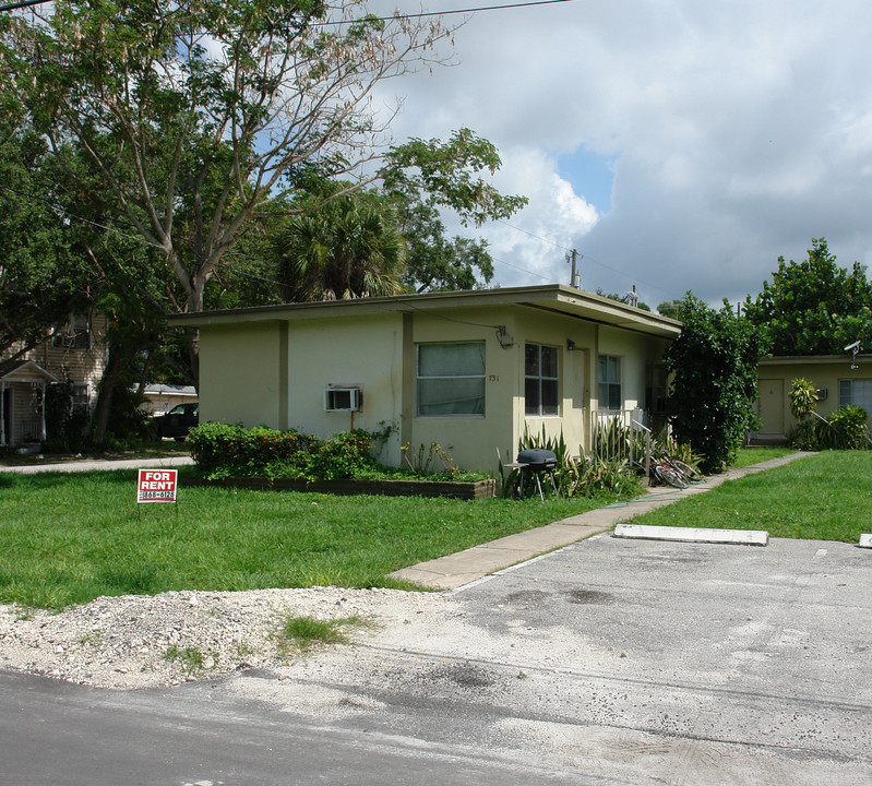 Coontie Court Apartments: in Fort Lauderdale, FL - Building Photo