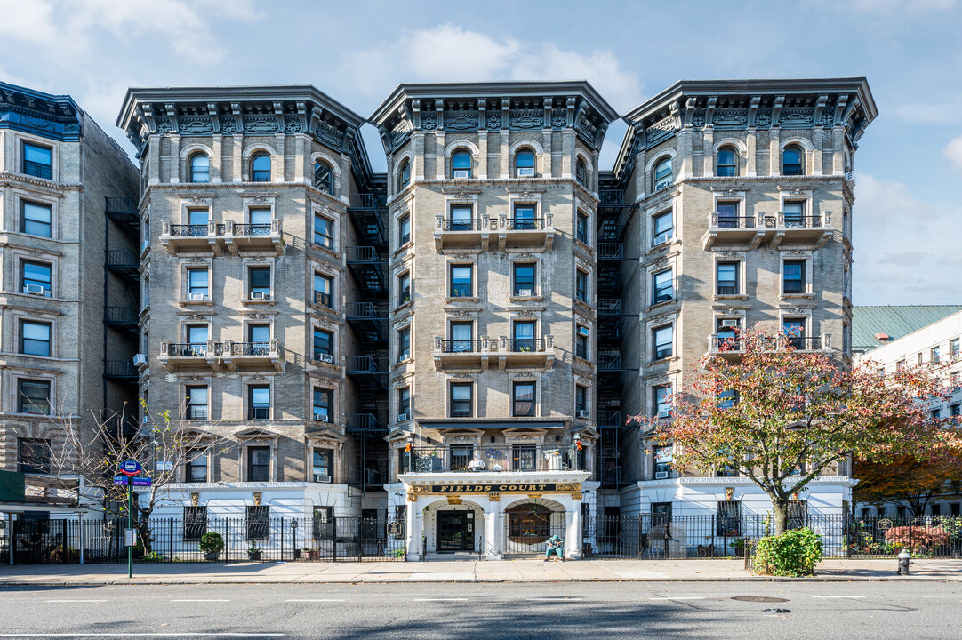 Fields Court in New York, NY - Building Photo