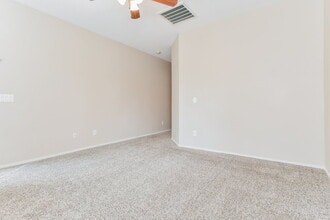 15629 W MacKenzie Dr in Goodyear, AZ - Building Photo - Building Photo