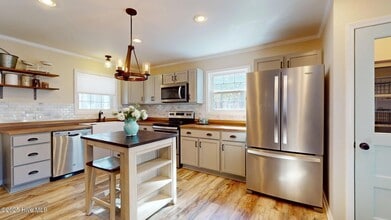 202 Sheldon Rd in Southern Pines, NC - Foto de edificio - Building Photo