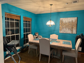 2112 Rosemary Ln in Round Rock, TX - Building Photo - Building Photo