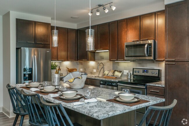 property at 913 Piney Point Rd