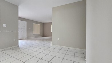 2912 SW 38th Ct in Miami, FL - Building Photo - Building Photo