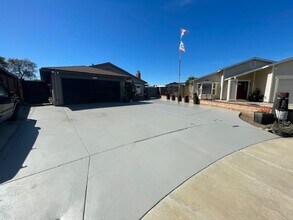 2103 Starburst Ln in San Diego, CA - Building Photo - Building Photo