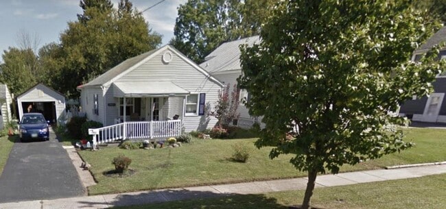 property at 1903 Washington Ave