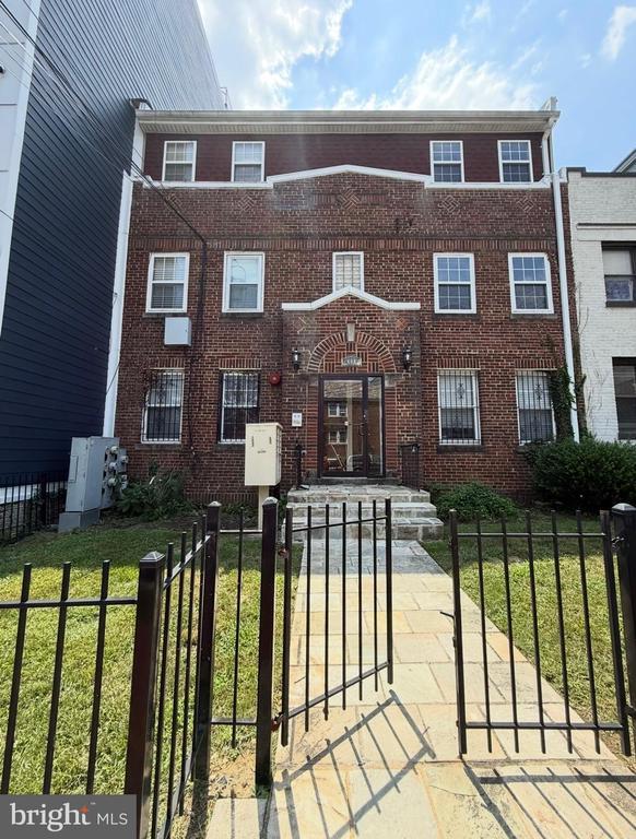 property at 408 Kennedy St NW