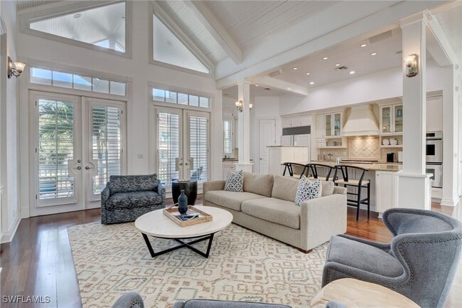 property at 1551 Gulf Shore Blvd S