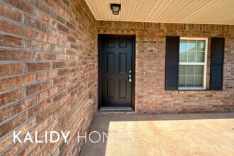 9317 NW 71st St in Yukon, OK - Building Photo - Building Photo