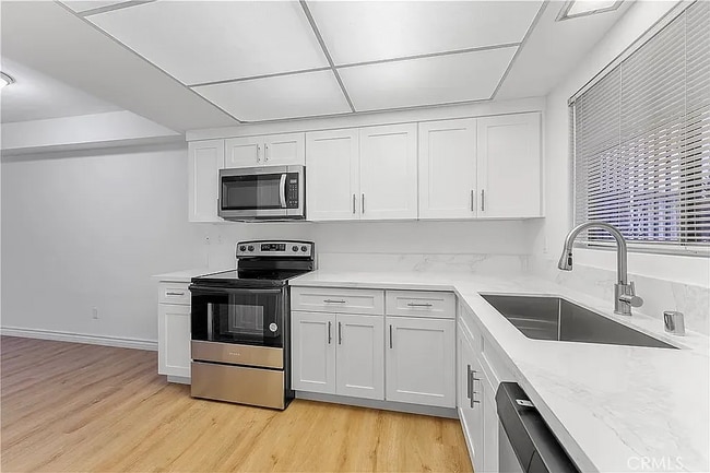 1015 N Michillinda Ave, Unit 114 in Pasadena, CA - Building Photo - Building Photo