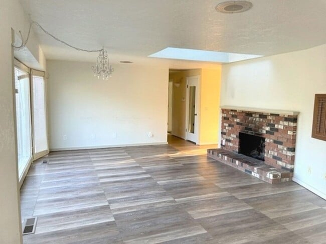 730 Telegraph Rd in Bellingham, WA - Building Photo - Building Photo