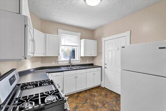 1802 Deerwood Ave in Louisville, KY - Building Photo - Building Photo