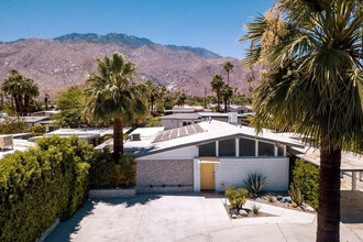 547 N Sunrise Way in Palm Springs, CA - Building Photo - Building Photo