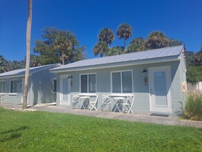 805 N Dixie Fwy in New Smyrna Beach, FL - Foto de edificio - Building Photo