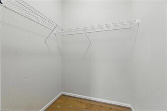 522 Knolls Dr, Unit 306 in Newport News, VA - Building Photo - Building Photo