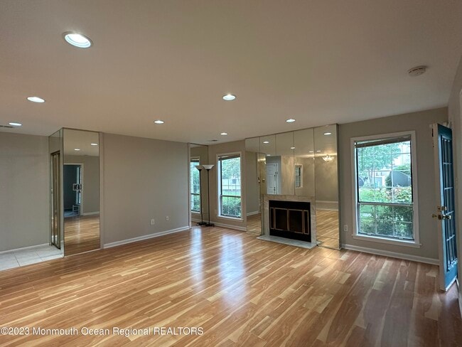 143 Tanglewood Pl in Morganville, NJ - Building Photo - Building Photo