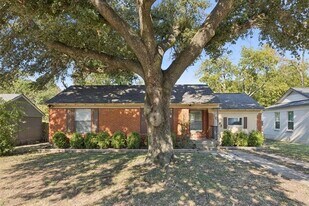 10433 Cayuga Dr in Dallas, TX - Building Photo