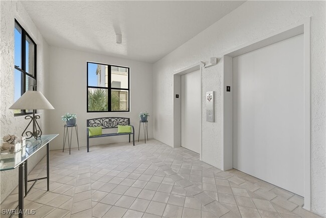 7040 Pelican Bay Blvd in Naples, FL - Building Photo - Building Photo