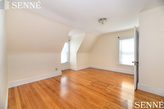 27 Hammond St, Unit 1 in Cambridge, MA - Building Photo - Building Photo