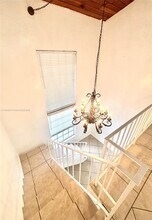 49 Navarre Ave in Coral Gables, FL - Foto de edificio - Building Photo