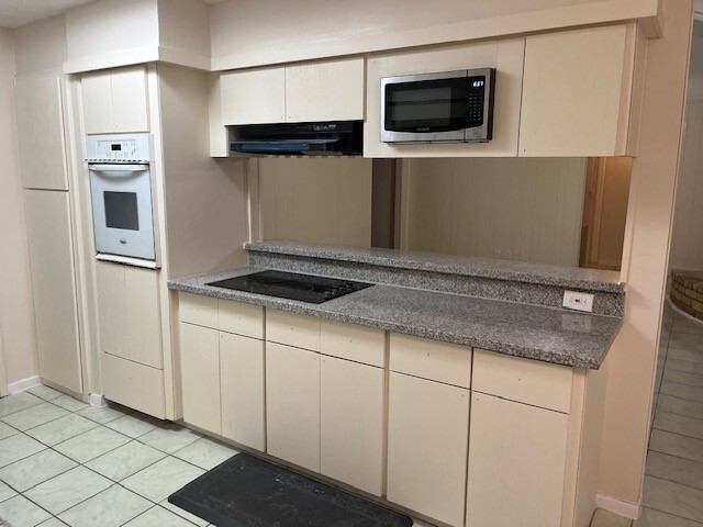 22107 Merrymount Dr in Katy, TX - Building Photo - Building Photo