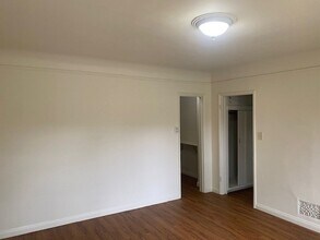1/2 W Olympic Blvd-Unit -1005 in Los Angeles, CA - Building Photo - Building Photo