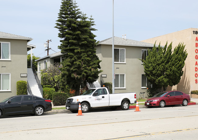 11815 W Washington Blvd in Los Angeles, CA - Building Photo - Building Photo