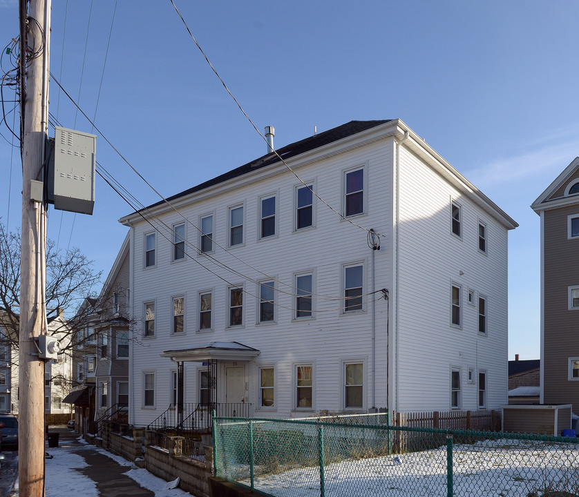 136 Thompson St in New Bedford, MA - Building Photo