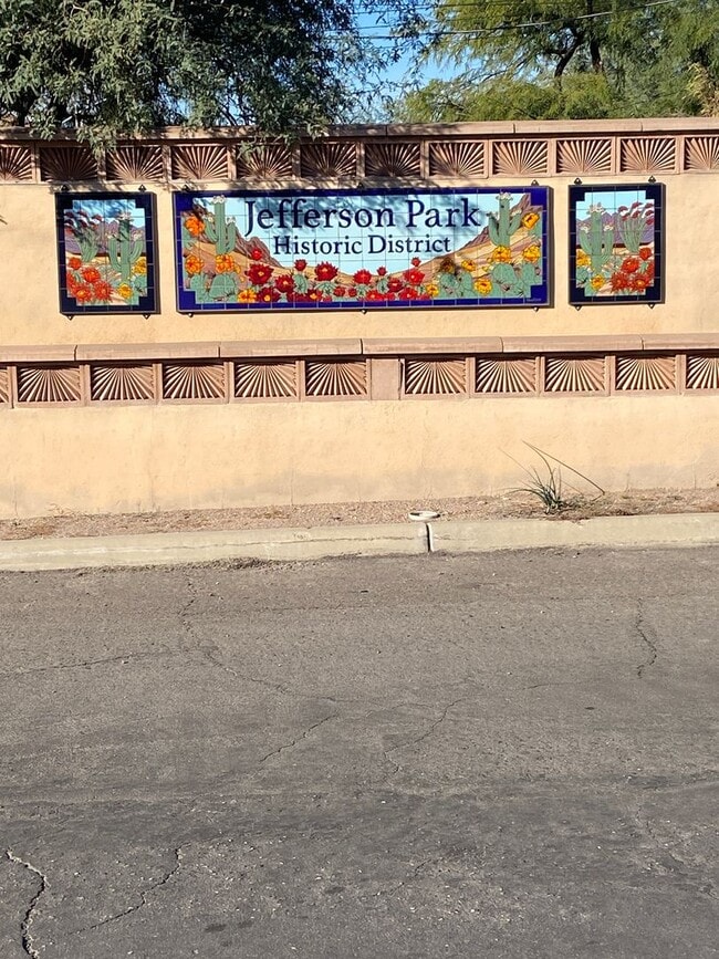 property at 1416 E Linden St