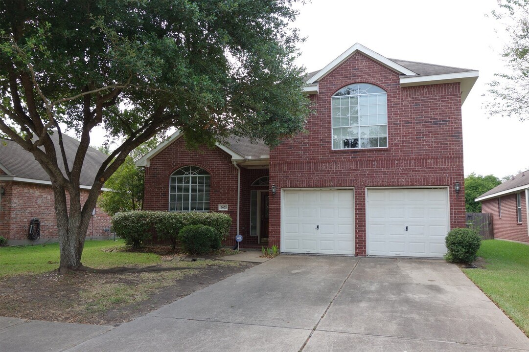 3623 Chatwood Dr in Pearland, TX - Building Photo