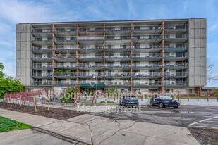 4800 E Hale Pkwy in Denver, CO - Building Photo