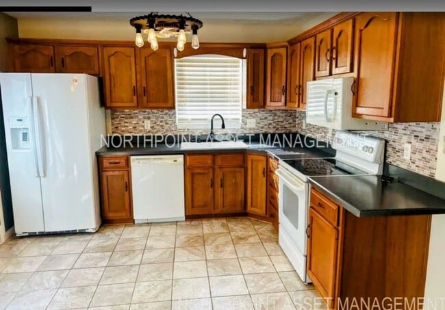 7701 Beagle Pl in Louisville, KY - Building Photo - Building Photo