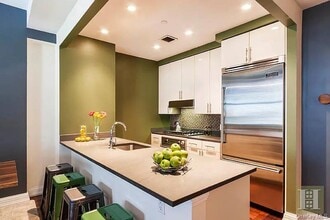 1 Hanson Pl in Brooklyn, NY - Building Photo - Building Photo