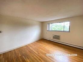 8 Riverside St in Watertown, MA - Building Photo - Building Photo